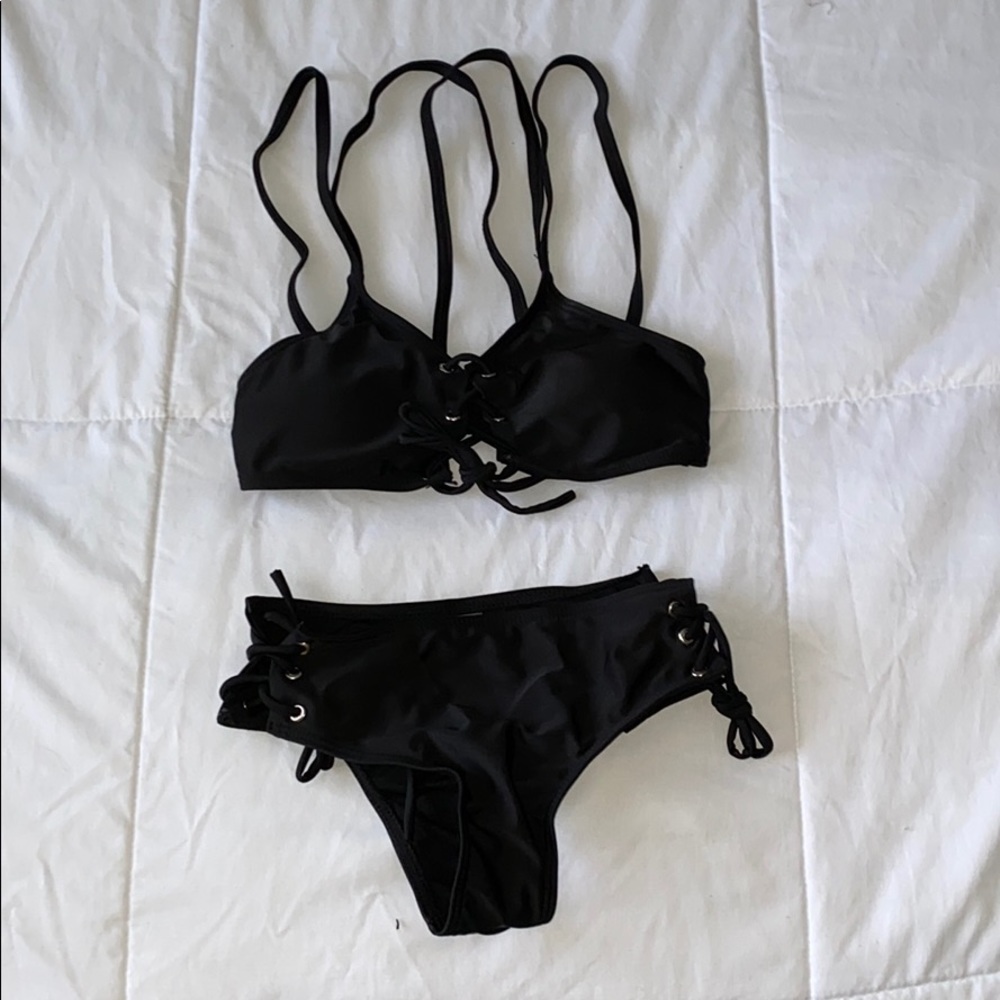 NWT. Black bikini